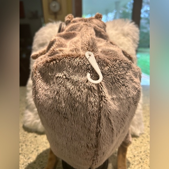 NWT-Adorable Owl Plush Hat with Ear Flaps - Picture 4 of 5